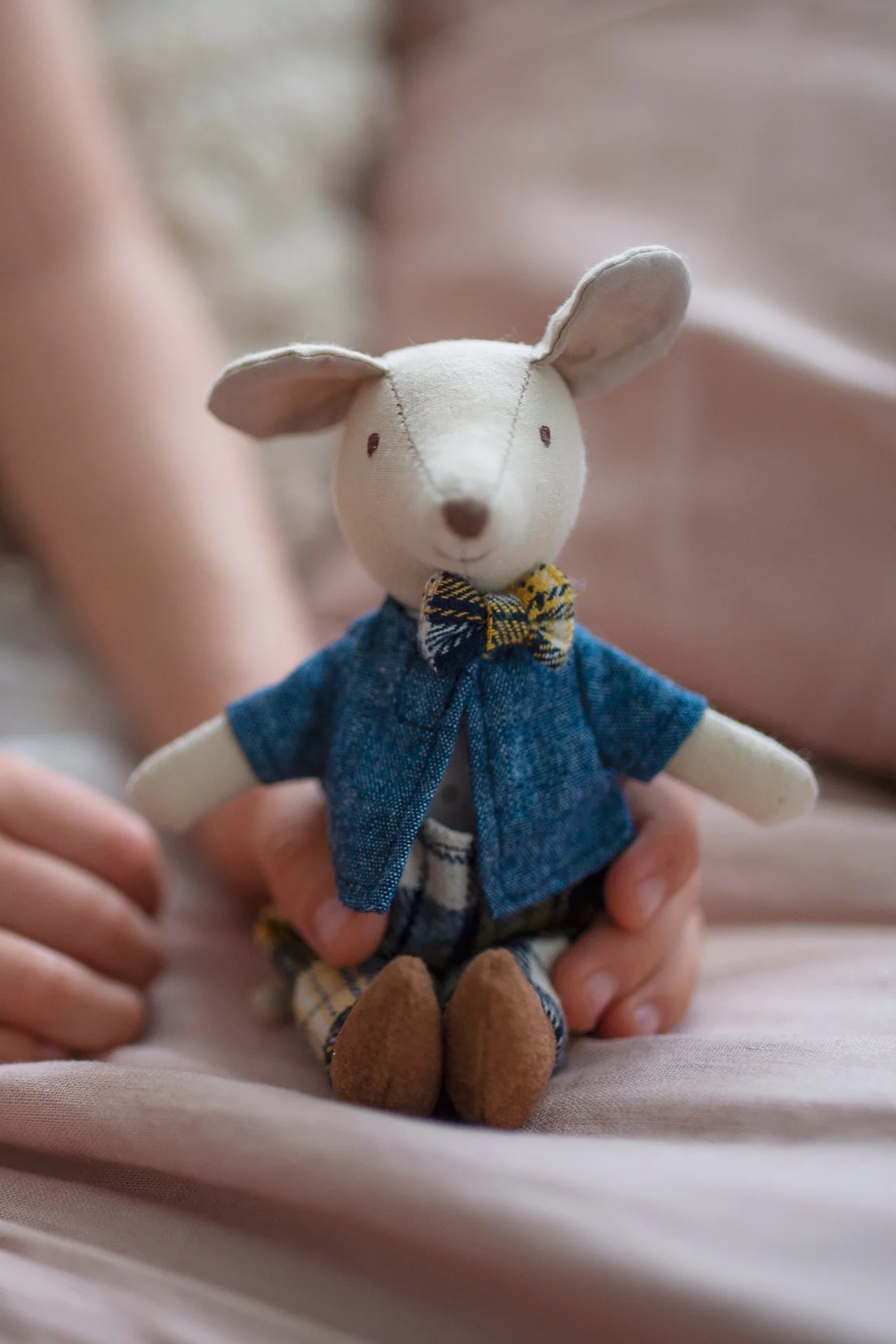 ARCHIE THE MOUSE MINI DOLL