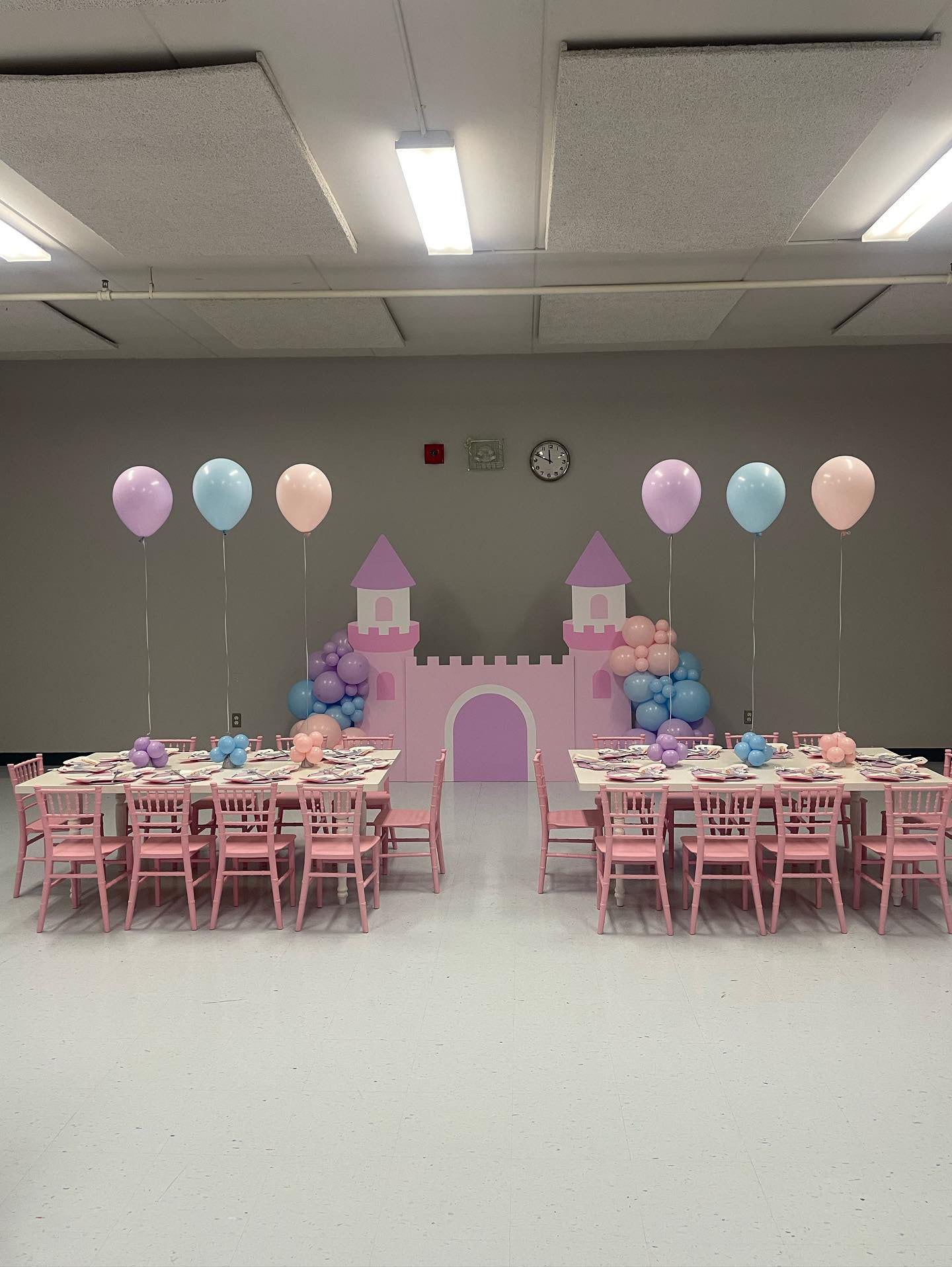 CHILDREN'S GRANDE TABLE RENTAL