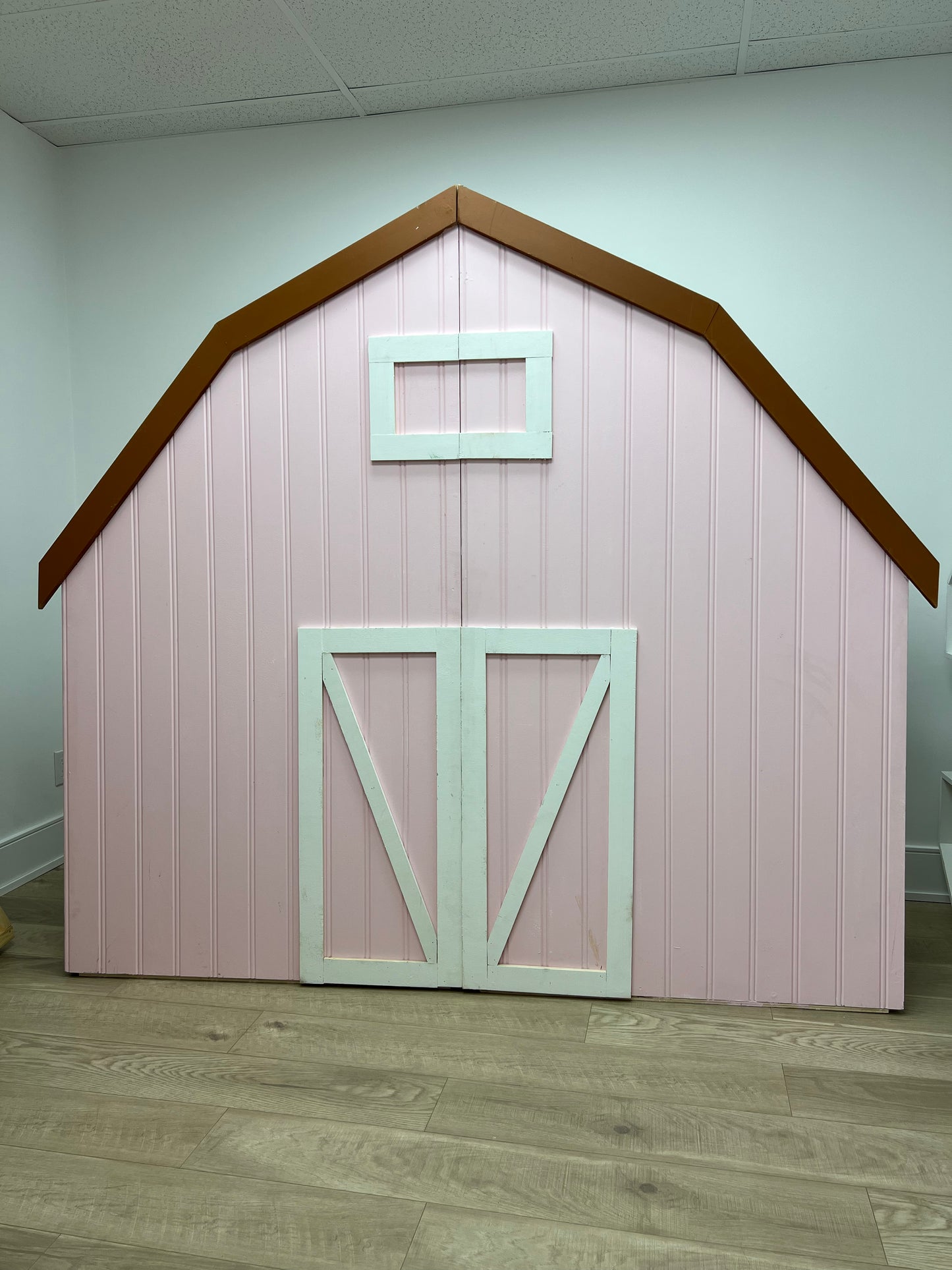 BARN BACKDROP RENTAL