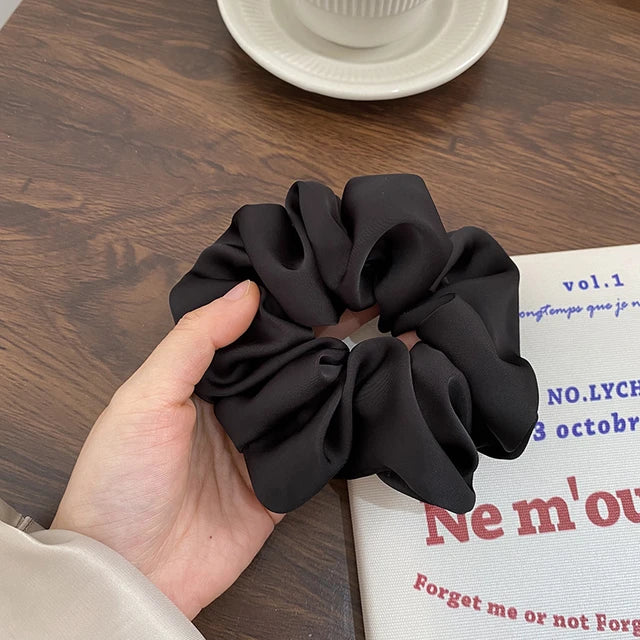 SILK SCRUNCHIE