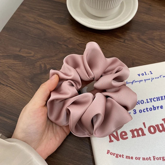 SILK SCRUNCHIE