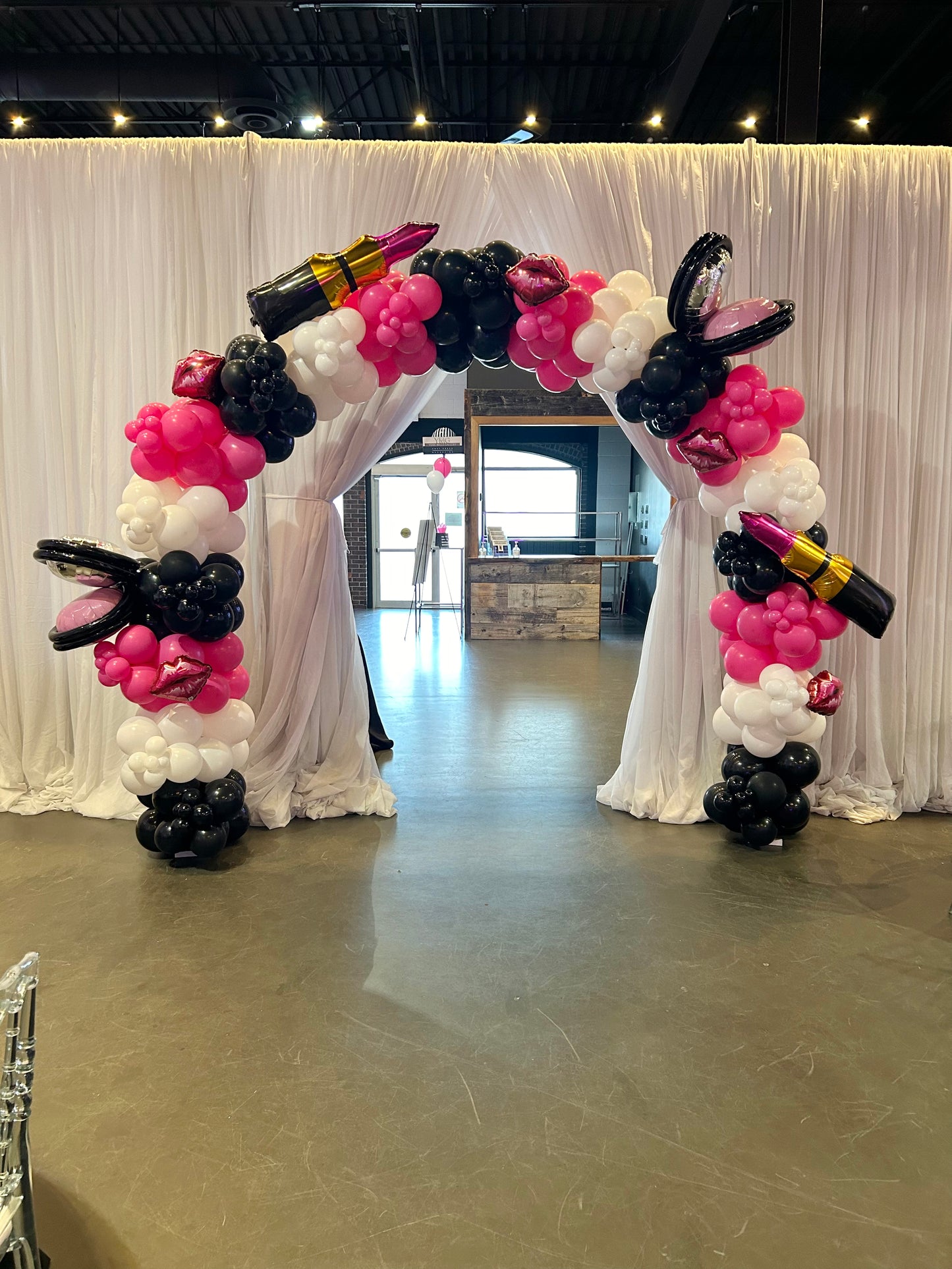 BALLOON ARCH