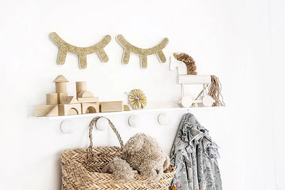 SLEEPY EYES WALL DECOR